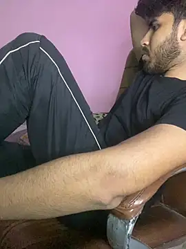 Snapshot of hotyyyyjonny chatting on July 5, 4:25 pm hotyyyyjonny online show from July 5, 4:25 pm