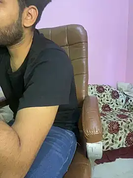 Snapshot of hotyyyyjonny chatting on July 6, 4:31 am hotyyyyjonny online show from July 6, 4:31 am