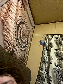 Snapshot of oxLILxMELOxo chatting on November 16, 7:19 pm oxLILxMELOxo online show from November 16, 7:19 pm