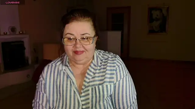 Snapshot of Natali-Gucci chatting on April 7, 8:42 pm Natali-Gucci online show from April 7, 8:42 pm