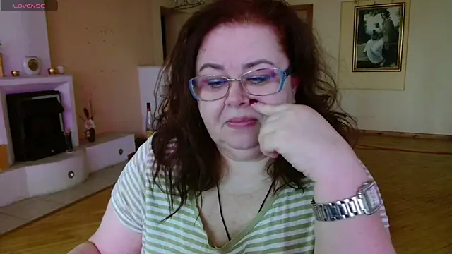 Snapshot of Natali-Gucci chatting on April 10, 9:25 am Natali-Gucci online show from April 10, 9:25 am