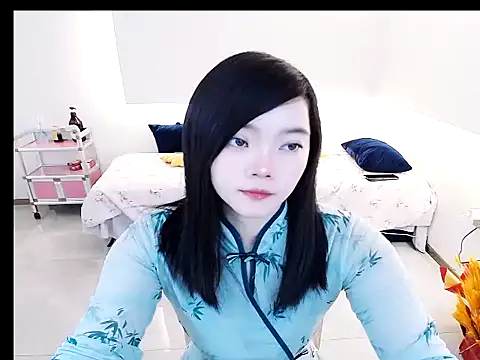 Snapshot of Shaurk chatting on December 14, 2:28 am Shaurk online show from December 14, 2:28 am