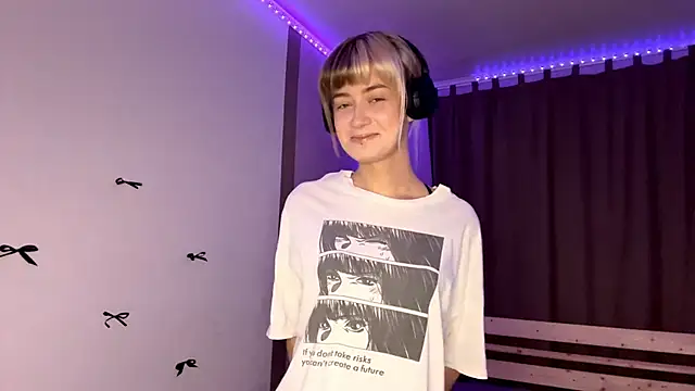 EmilySkyline online show from November 24, 1:11 pm