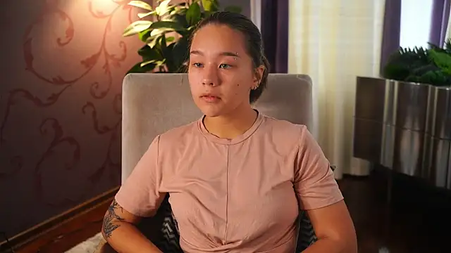 ArleenVizena online show from November 14, 4:44 am