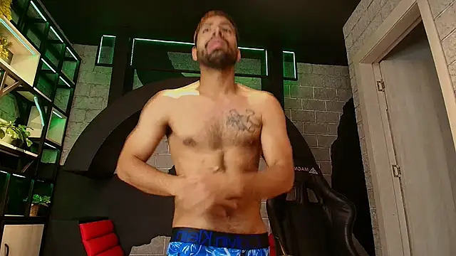 Snapshot of MyStrongSubmissive chatting on November 20, 11:10 am MyStrongSubmissive online show from November 20, 11:10 am