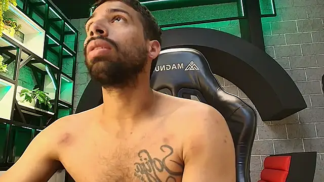 Snapshot of MyStrongSubmissive chatting on November 25, 7:03 pm MyStrongSubmissive online show from November 25, 7:03 pm