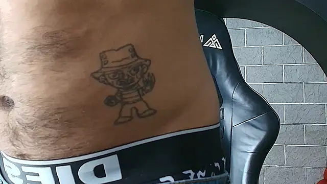 Snapshot of MyStrongSubmissive chatting on December 2, 6:36 pm MyStrongSubmissive online show from December 2, 6:36 pm