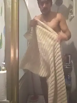 Snapshot of piggylatino chatting on November 22, 2:32 am piggylatino online show from November 22, 2:32 am