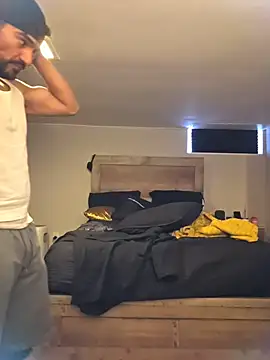 piggylatino online show from February 5, 9:19 pm