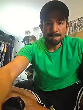 piggylatino online show from March 11, 7:20 pm