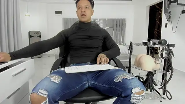 master leather online show from May 10, 3:55 am