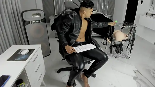 master leather online show from June 6, 1:11 am