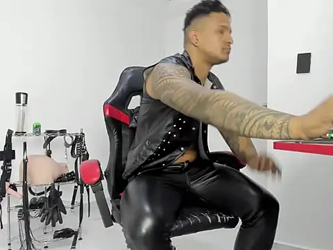 master leather online show from June 6, 5:39 pm
