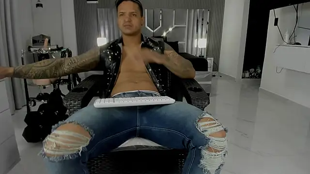master leather online show from June 25, 2:11 am