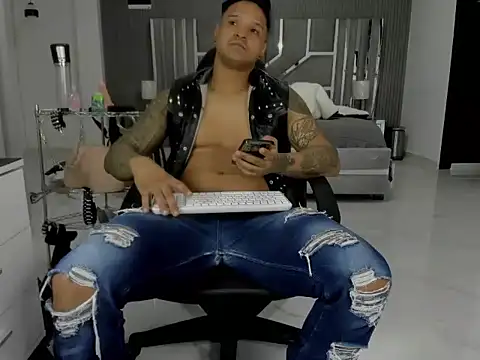 master leather online show from July 13, 3:59 pm