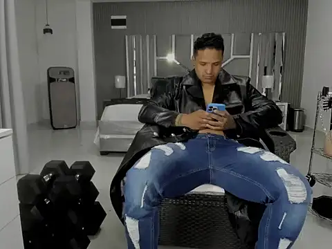 master leather online show from July 18, 6:34 pm