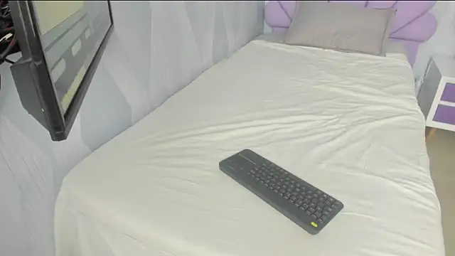 ladypervert  online show from November 14, 7:45 pm