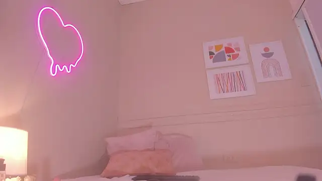 electra a online show from February 12, 6:36 pm