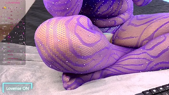 Snapshot of Amelia-Voss chatting on November 21, 1:43 pm Amelia-Voss online show from November 21, 1:43 pm