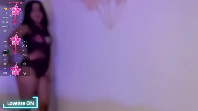 Snapshot of Amelia-Voss chatting on December 2, 1:17 pm Amelia-Voss online show from December 2, 1:17 pm