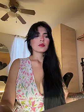 Cristal Cerati  online show from April 21, 10:01 pm
