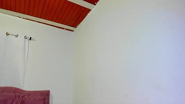 Snapshot of yourlatina_emely chatting on January 16, 4:33 pm yourlatina emely online show from January 16, 4:33 pm