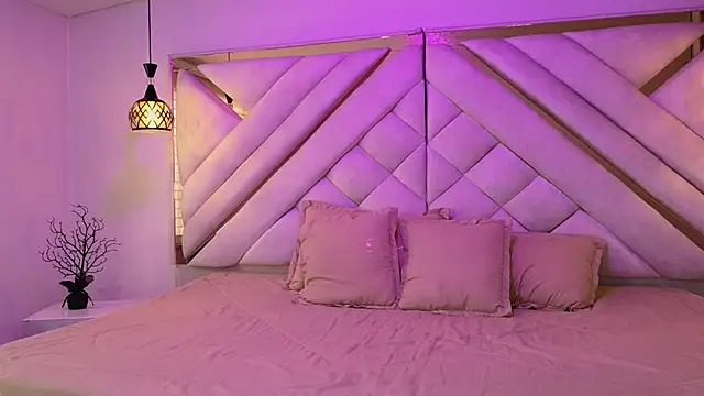 Snapshot of antonella_owenn chatting on November 28, 7:27 pm antonella owenn online show from November 28, 7:27 pm