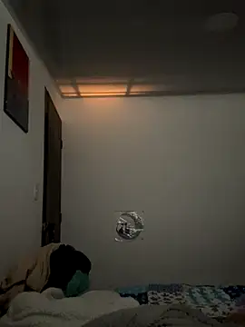 lucyrain 18 online show from November 16, 4:01 pm