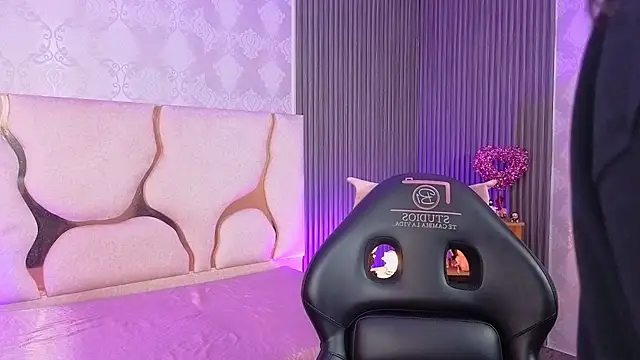 Joselyn tay online show from July 28, 4:39 pm