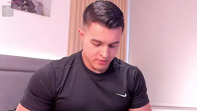 Snapshot of Mason_bennet chatting on March 6, 8:27 pm Mason bennet online show from March 6, 8:27 pm