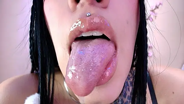 catte jensen online show from August 2, 5:39 am