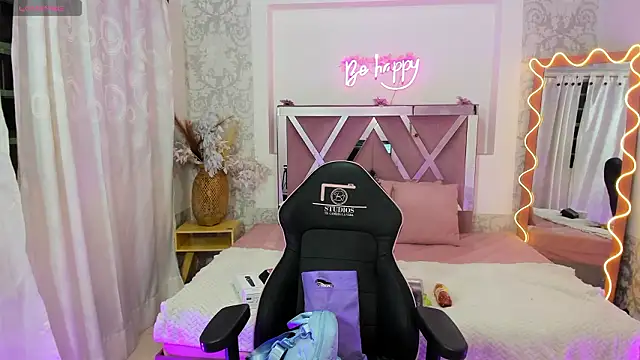 ISABELA TAY online show from February 10, 11:36 am