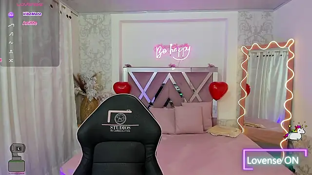 ISABELA TAY online show from February 16, 11:39 am