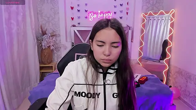 ISABELA TAY online show from March 9, 11:47 am