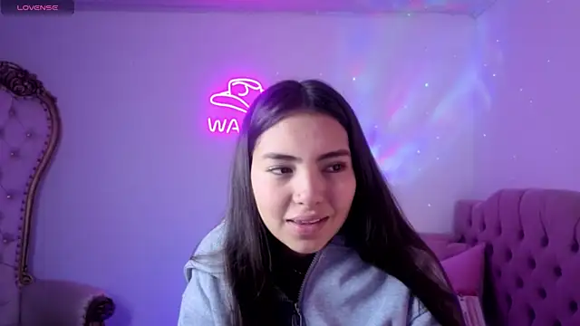 ISABELA TAY online show from June 30, 12:06 pm