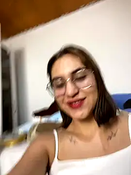 Snapshot of nani_rosse_of chatting on December 1, 11:43 pm nani rosse of online show from December 1, 11:43 pm