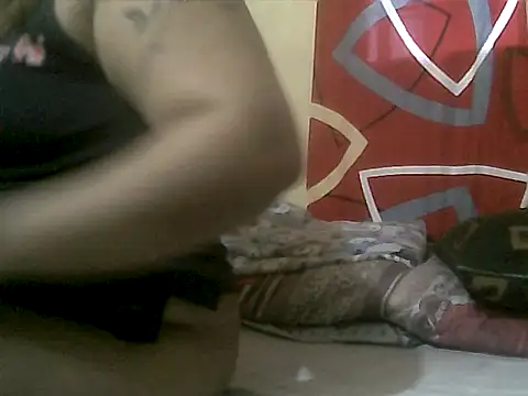 loriepinay46 online show from February 11, 11:10 pm