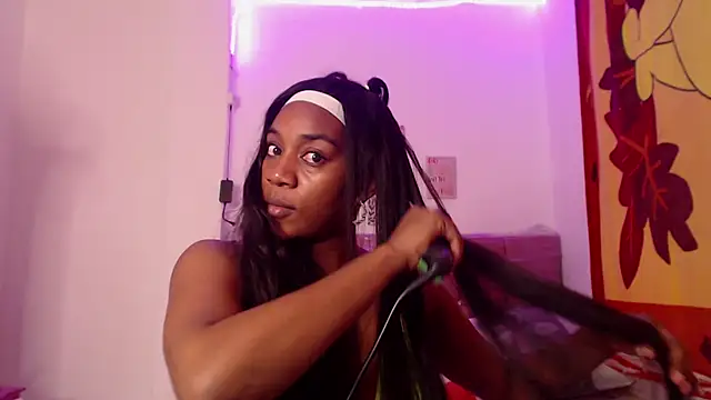 AishaOwens online show from February 21, 7:15 pm