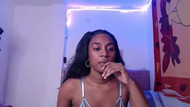 AishaOwens online show from March 9, 8:46 pm