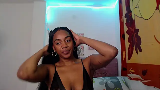 AishaOwens online show from March 10, 1:38 pm