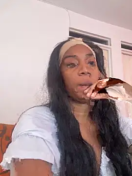 AishaOwens online show from March 11, 8:37 pm