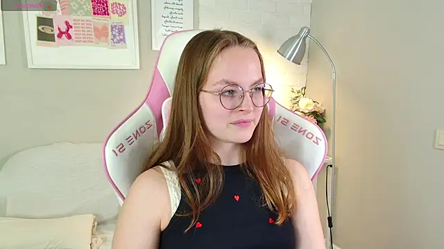 MadisonSmitt online show from November 12, 11:32 am