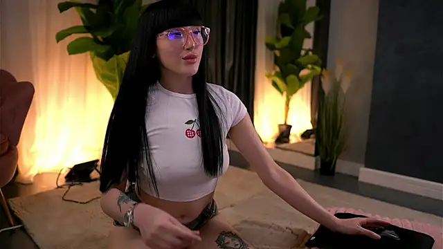 WendyyLuv online show from May 9, 8:25 pm