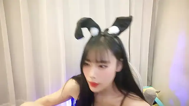 hayuyuyu online show from May 7, 3:50 pm