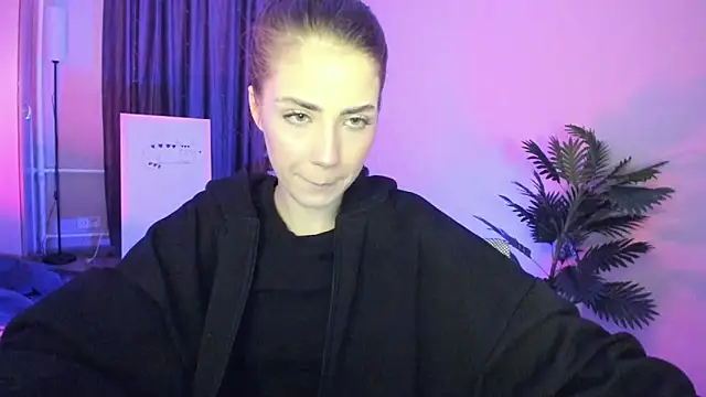 Aurora Glow21 online show from February 3, 4:32 am