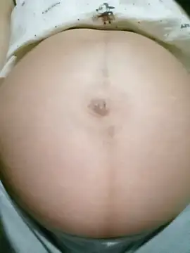 Snapshot of Micky_baby chatting on June 6, 4:01 pm Micky baby online show from June 6, 4:01 pm