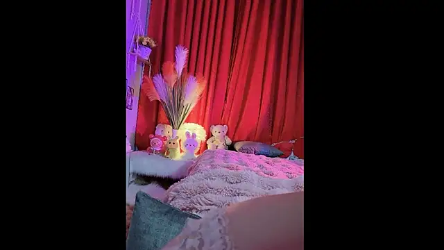 MiCandy-Lovee online show from December 21, 6:42 am