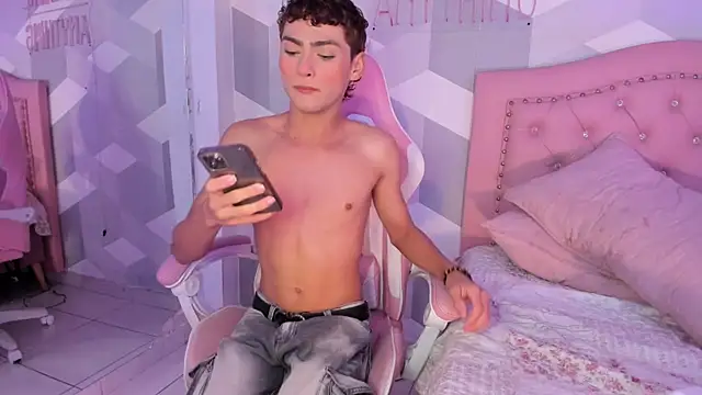 Snapshot of JacobRusso chatting on December 1, 4:50 am JacobRusso online show from December 1, 4:50 am