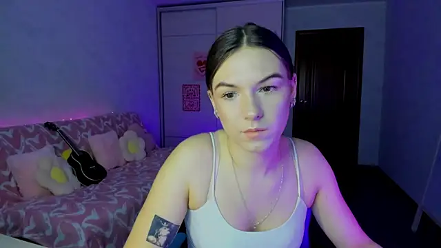 luna lust 212 online show from June 8, 4:24 am