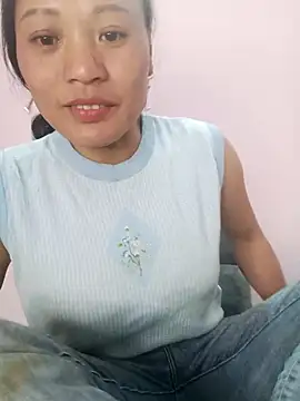 Snapshot of t-t-babe chatting on December 1, 7:46 am t-t-babe online show from December 1, 7:46 am